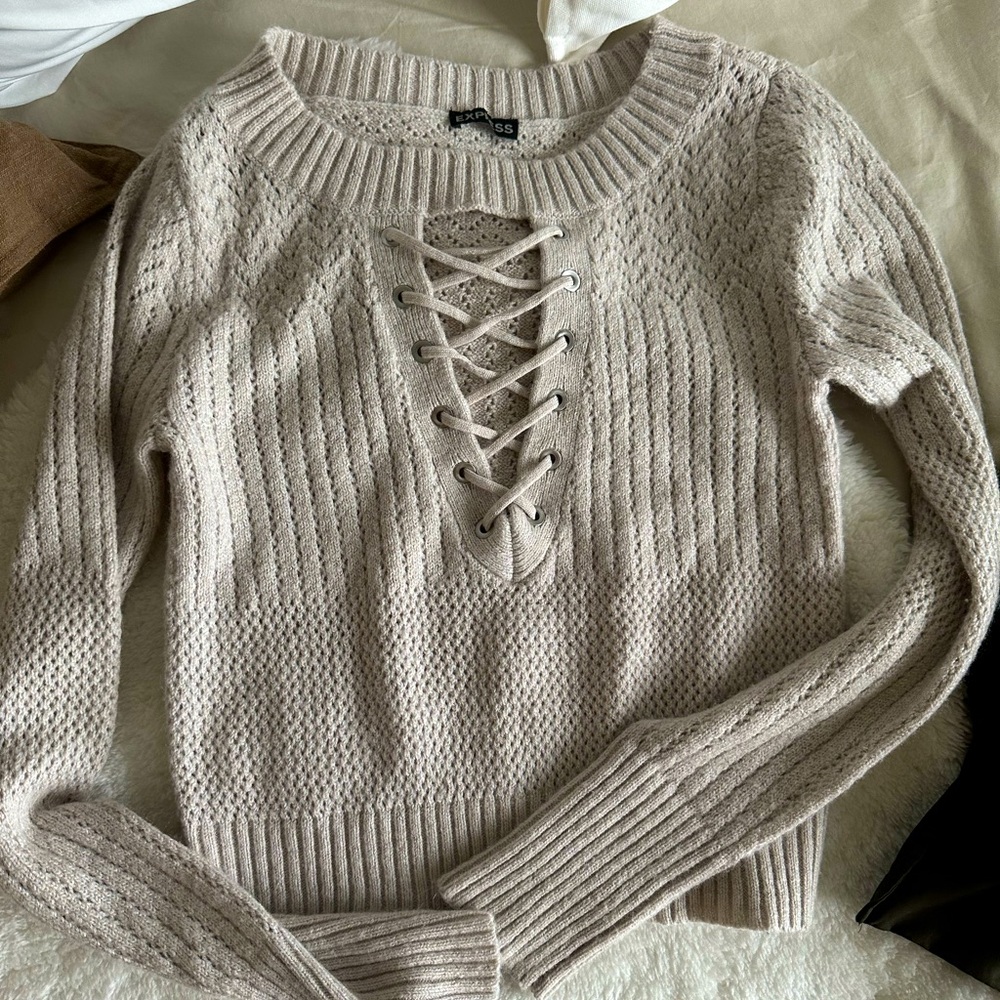 NWOT express knitted sweater
